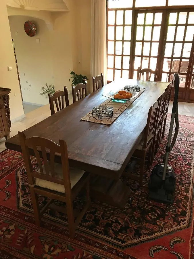 Private 10 Bedroom Nr Marbella, Villa Candela Benahavís Pensión