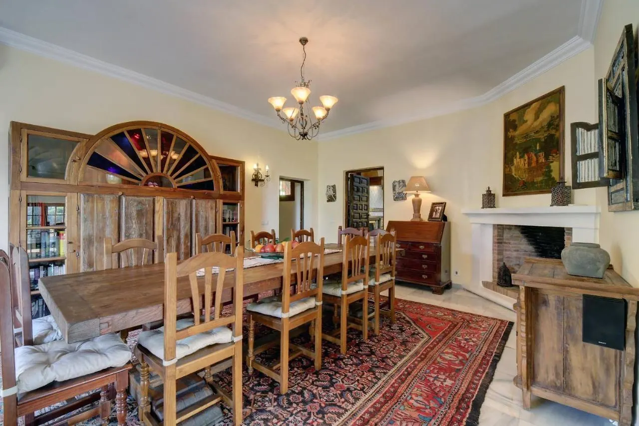 Private 10 Bedroom Nr Marbella, Villa Candela Benahavís Penzion